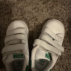 Adidas Kids Sneakers in White and Green